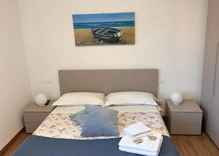 Acasa 128 لا سبيتسْيا